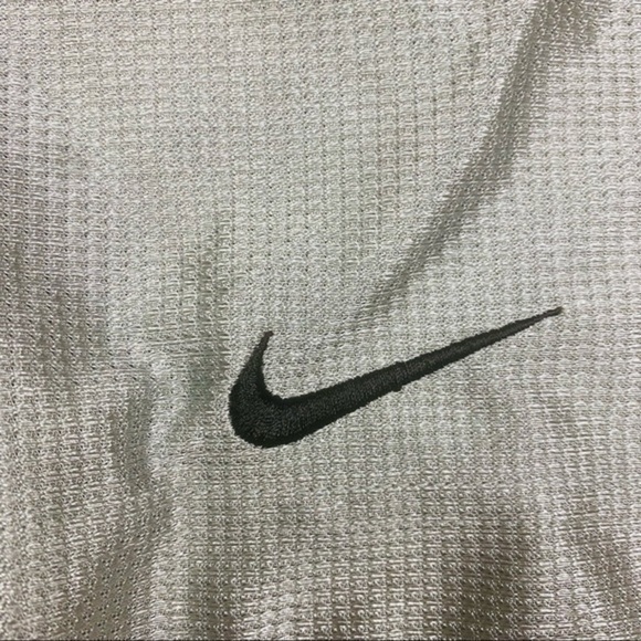 Nike Mens Silver Mesh Lined Athletic Shorts, Size Medium - Picture 6 of 8